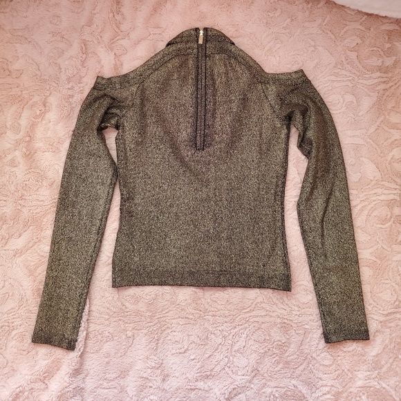 MARCIANO KNOCKOUT METALLIC COLD SHOULDER SWEATER - Picture 4 of 5